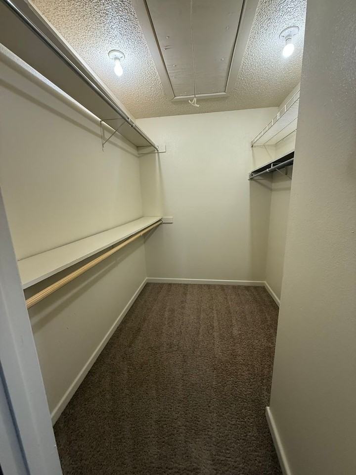 8224 Governor Dr Apt C - Photo 4 of 14