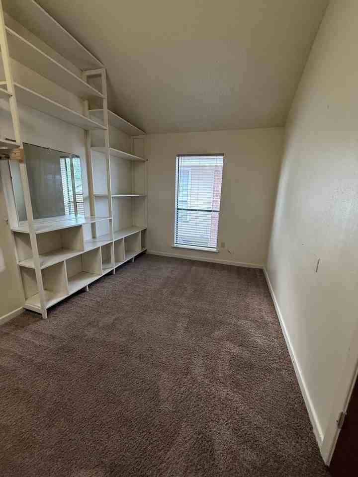 8224 Governor Dr Apt C - Photo 6 of 14