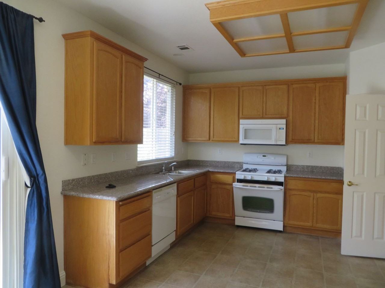 280 Gold Creek Dr - Photo 3 of 11