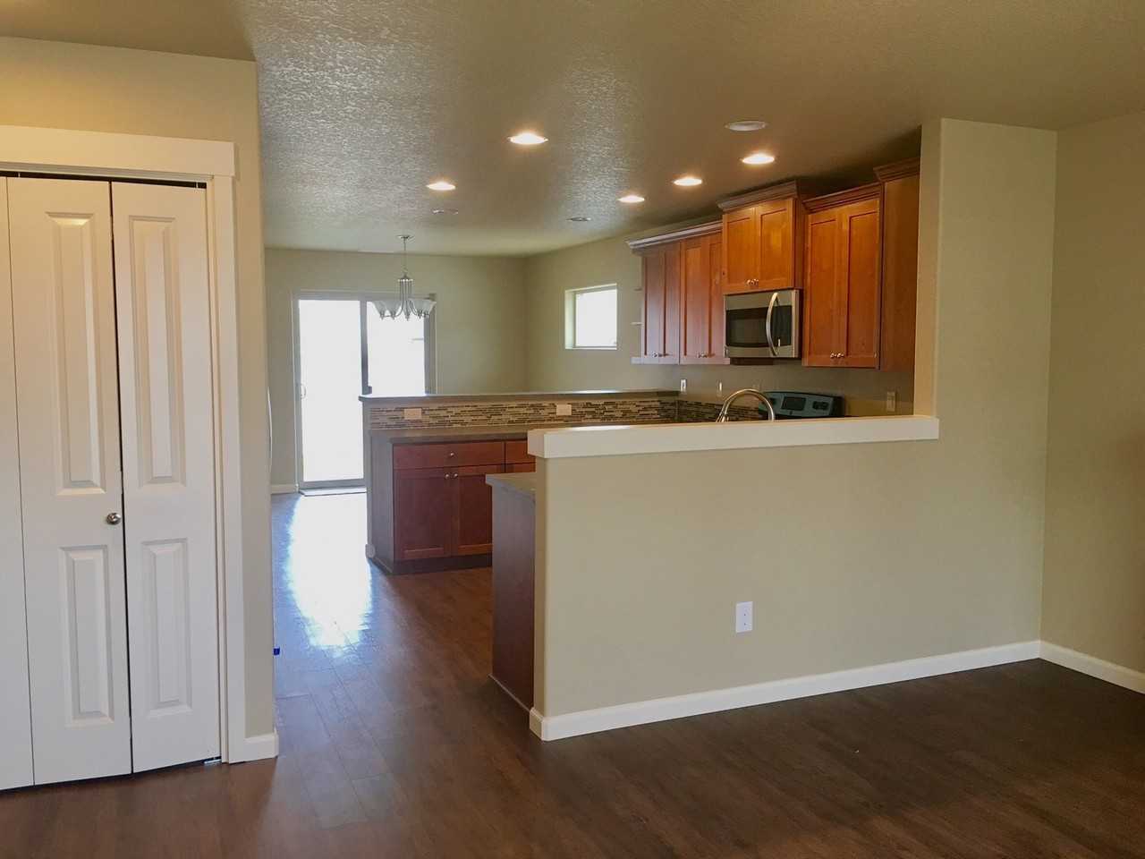 606 Nw 20th Ave - Photo 5 of 26