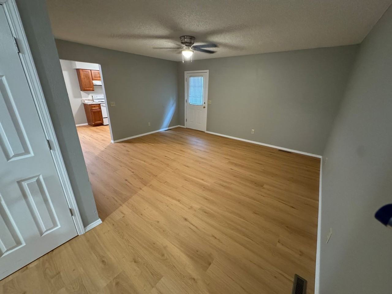 3865 S Beechwood Ave - Photo 3 of 22