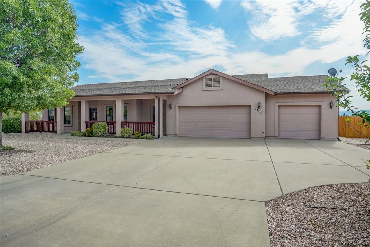 3805 N Cactus Dr - Photo 3 of 49