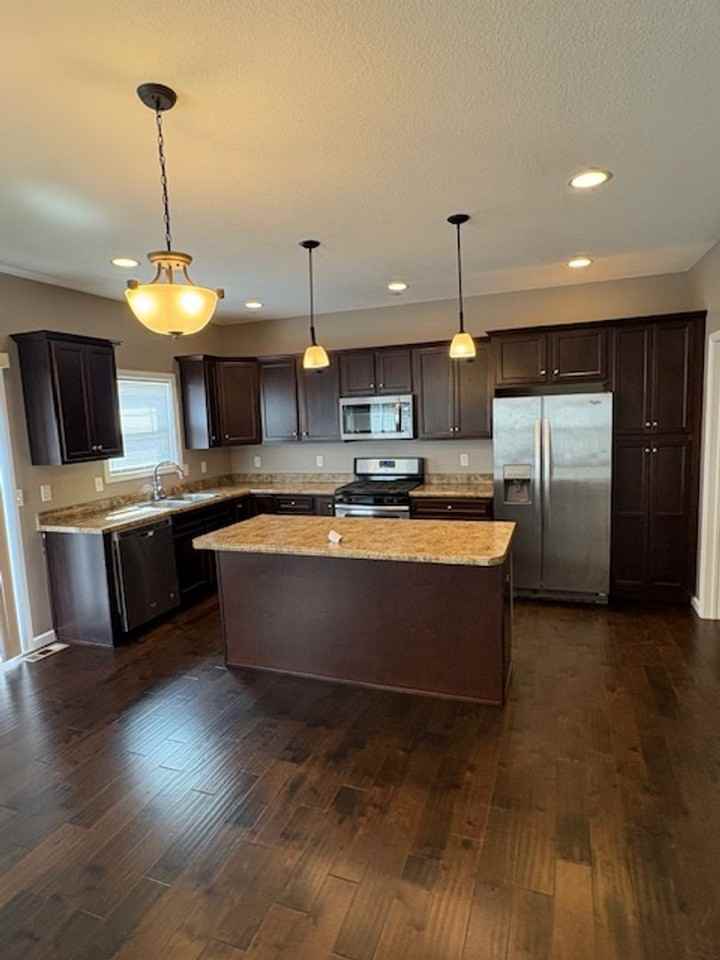 1417 Eagle Ave - Photo 2 of 17