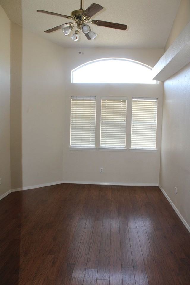 12101 Picasso Dr - Photo 3 of 24