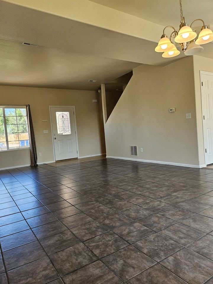 5112 Tabor Ln - Photo 3 of 22