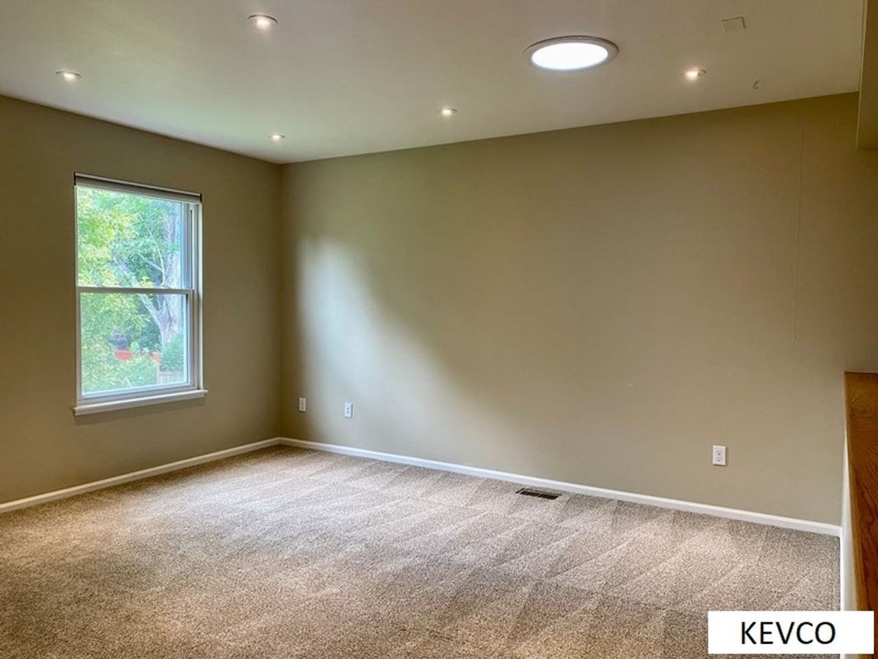 1324 Stoney Hill Dr - Photo 4 of 23