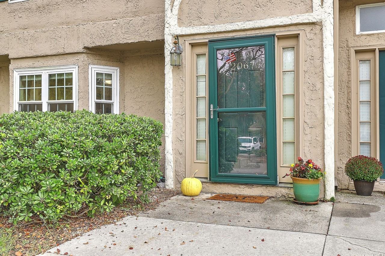 2067 Emerald Ter - Photo 3 of 32