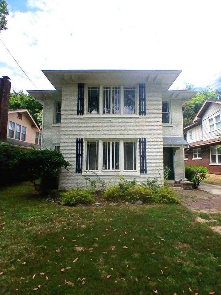 285 Hawthorne St - Photo 2 of 16