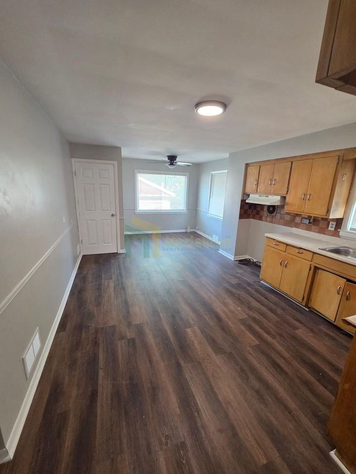 10511 South Doctor Martin Luther King Jr Drive - Photo 6 of 18