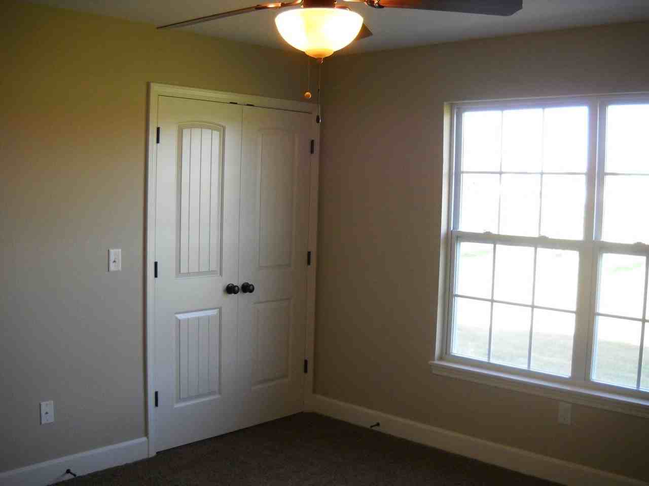 13662 Oak Valley Dr - Photo 2 of 12