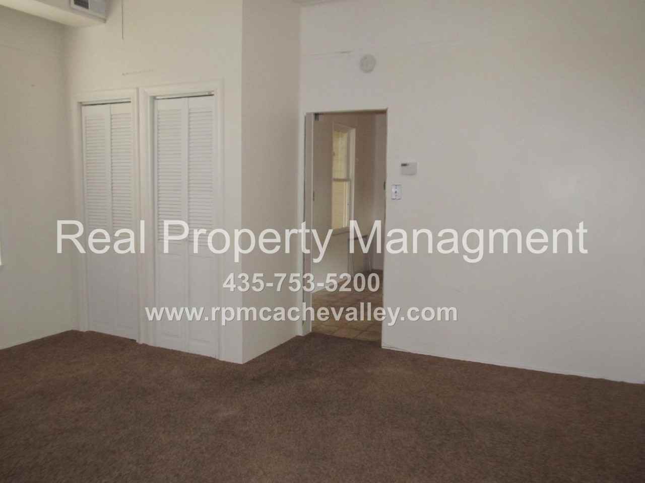184 S State St - Photo 3 of 5
