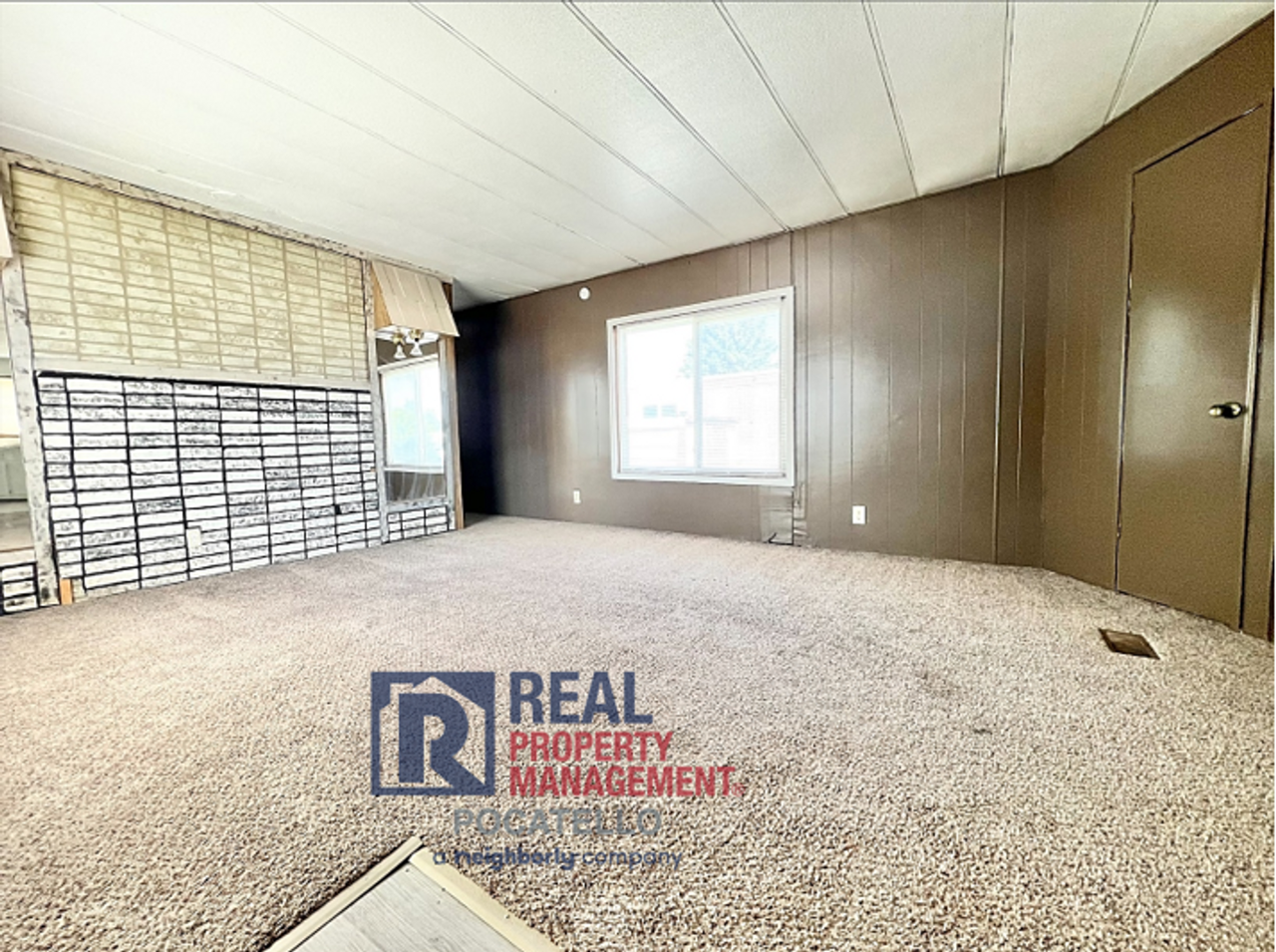 123 Teakwood St - Photo 2 of 17