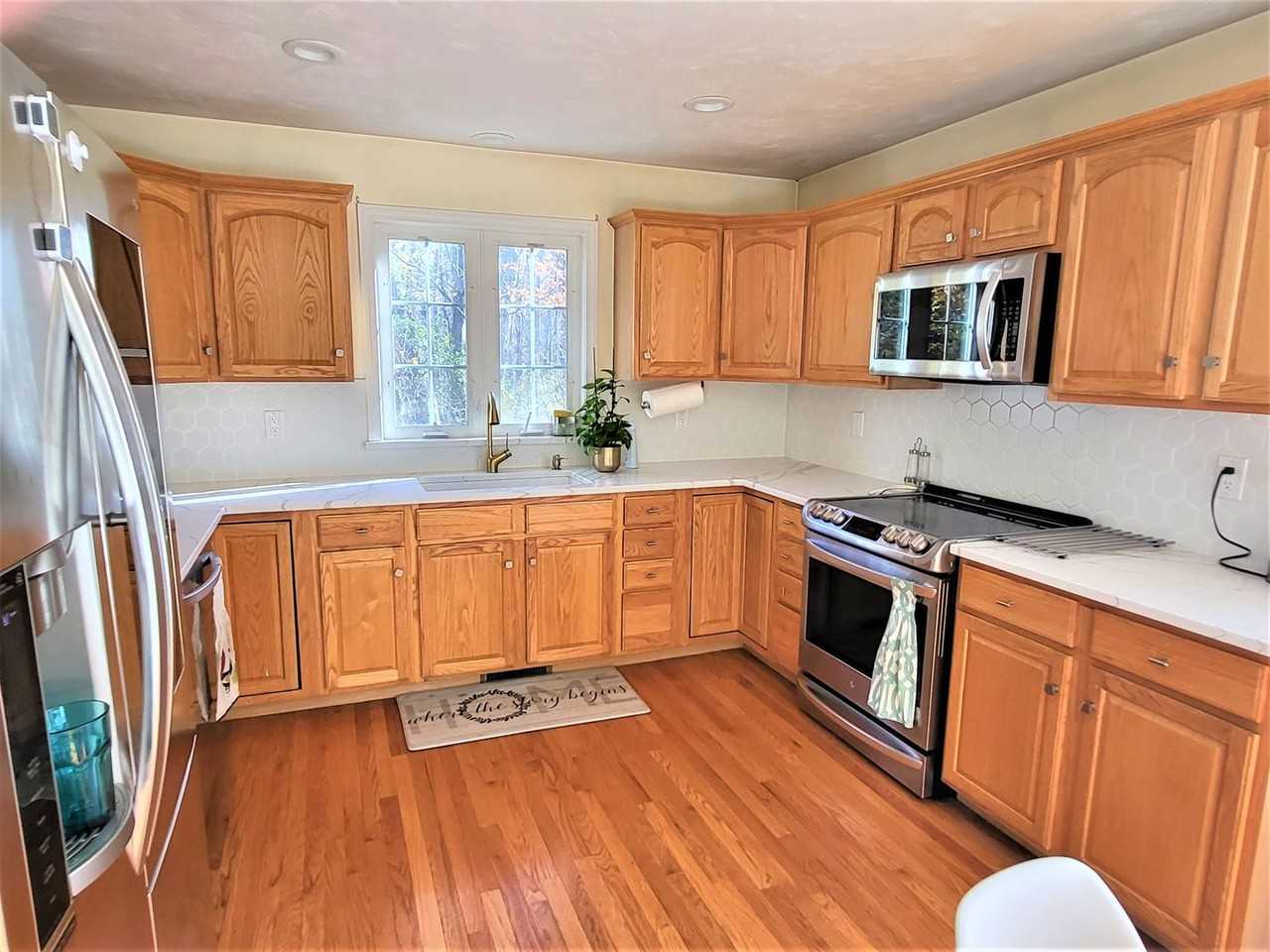 21 Hines Rd - Photo 2 of 19