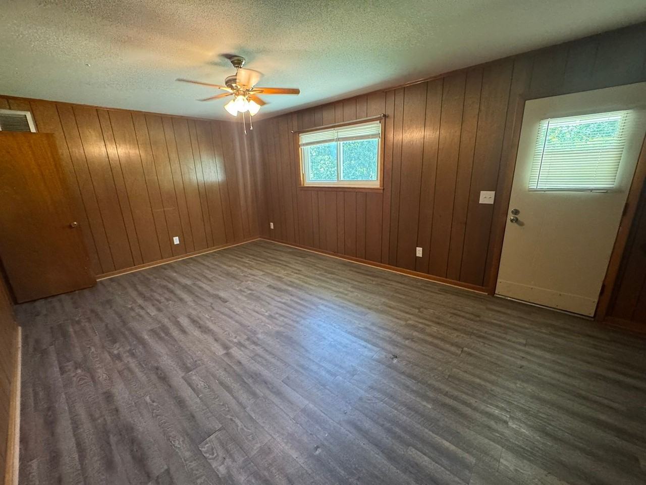 100 Jaeckel St - Photo 5 of 17