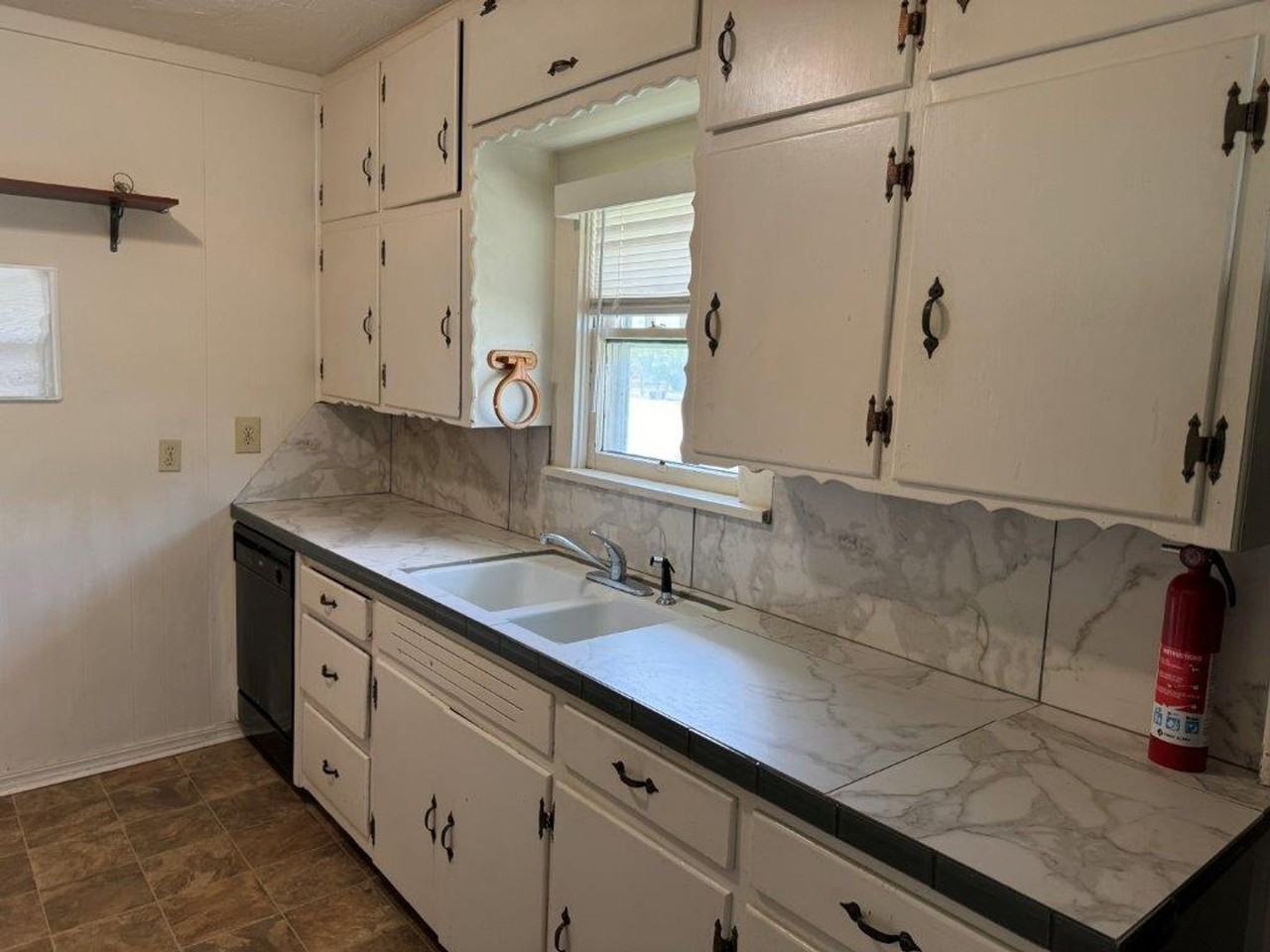 429 N Crawford Ave - Photo 3 of 17