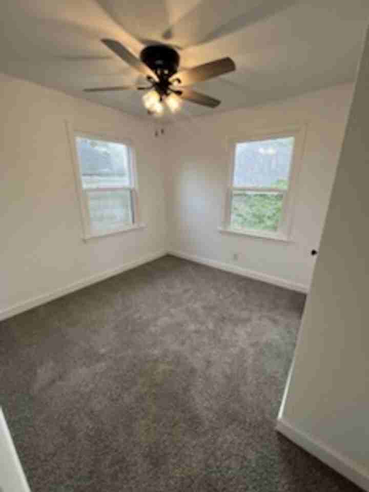 706 Outer Park Dr - Photo 2 of 10