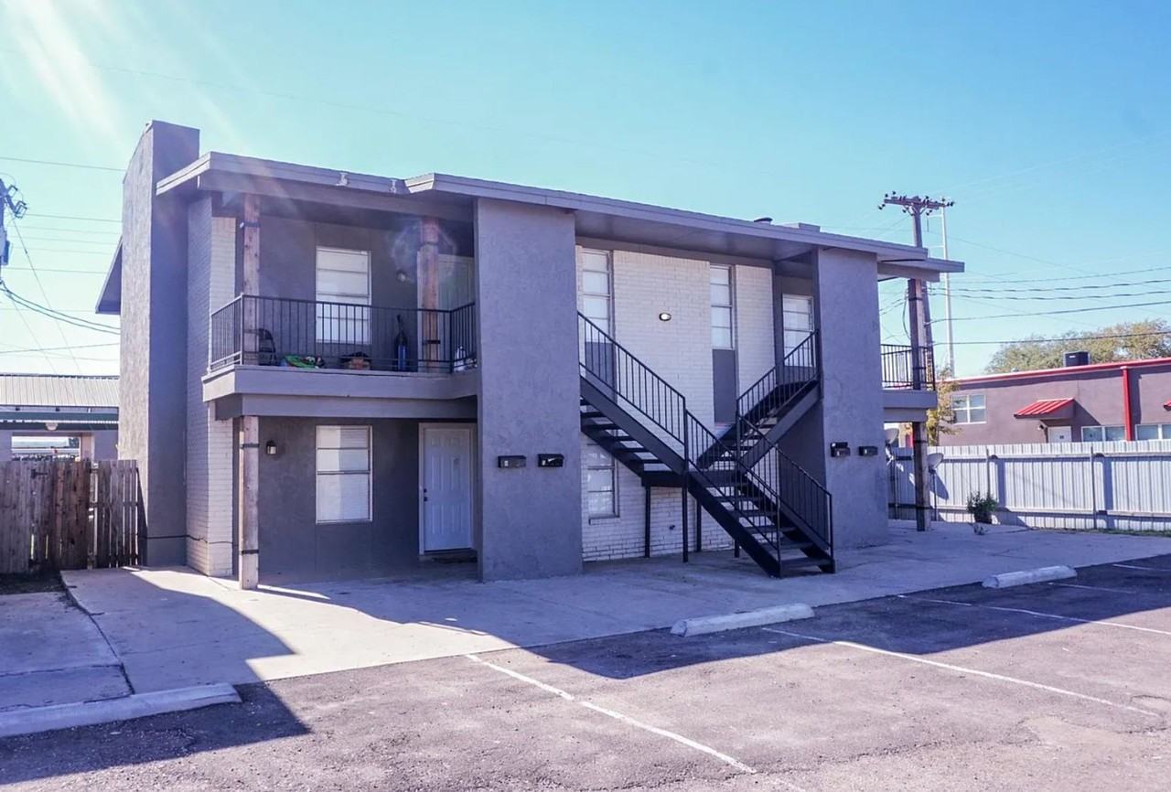 Spacious 2 Bedrooms - Photo 2 of 10