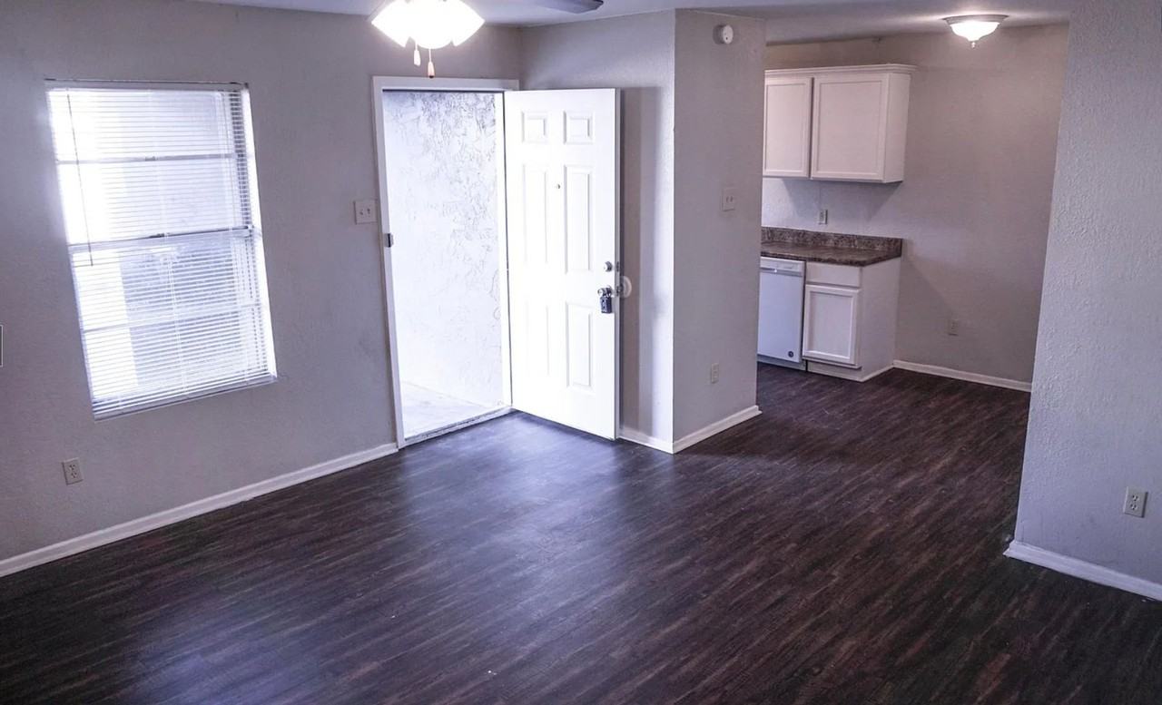 Spacious 2 Bedrooms - Photo 3 of 10