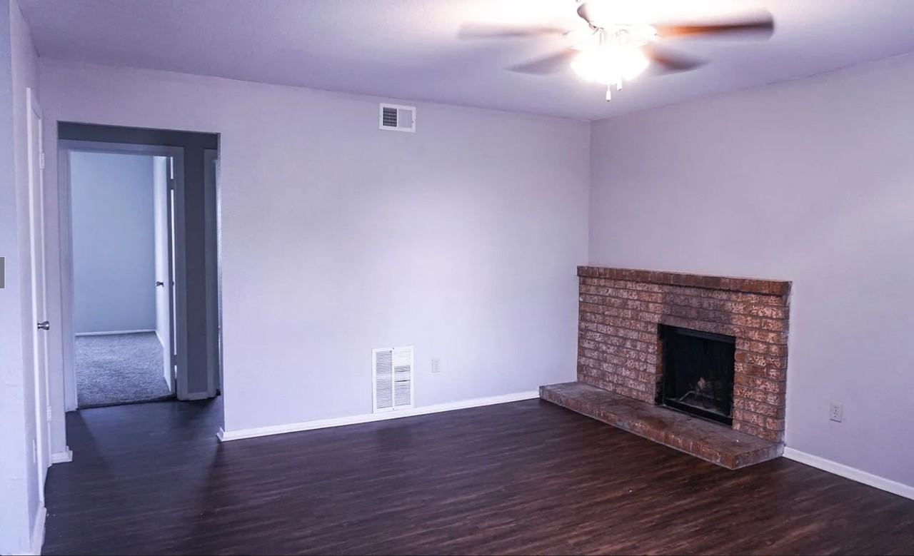 Spacious 2 Bedrooms - Photo 4 of 10