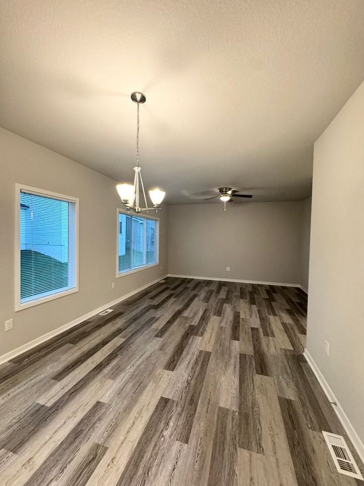 15140 Foxglove Ln - Photo 3 of 15