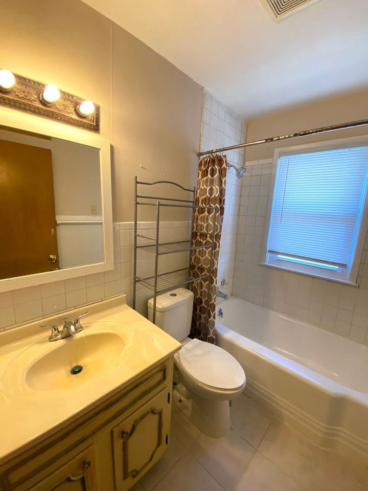 2325 West Kellogg Avenue - Photo 6 of 6