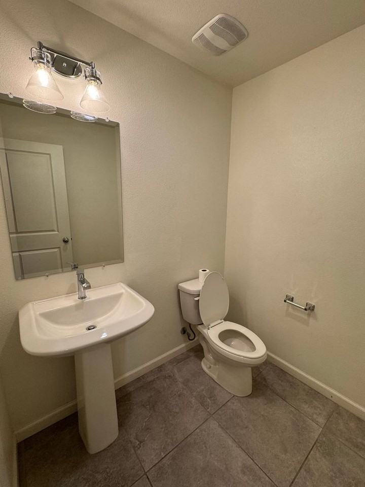 1809 Columbia Dr - Photo 7 of 19