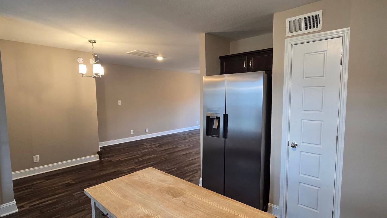 446 Irish Hills Dr - Photo 6 of 32