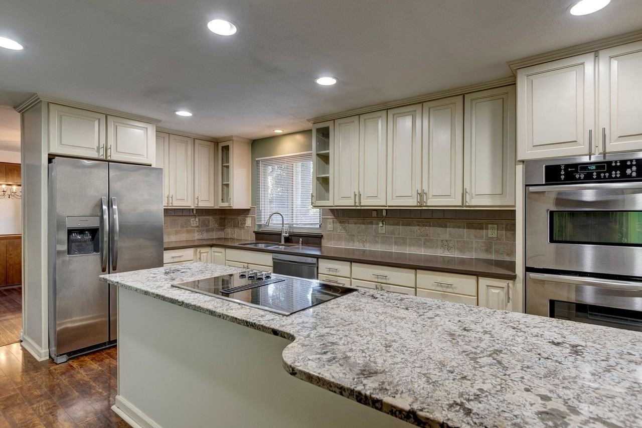 1913 Island View Rd - Photo 4 of 35