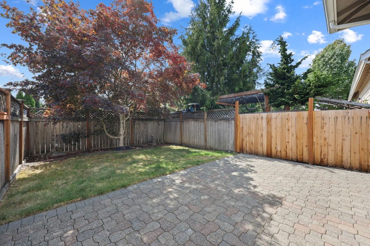 5267 66th Ave Se - Photo 4 of 30