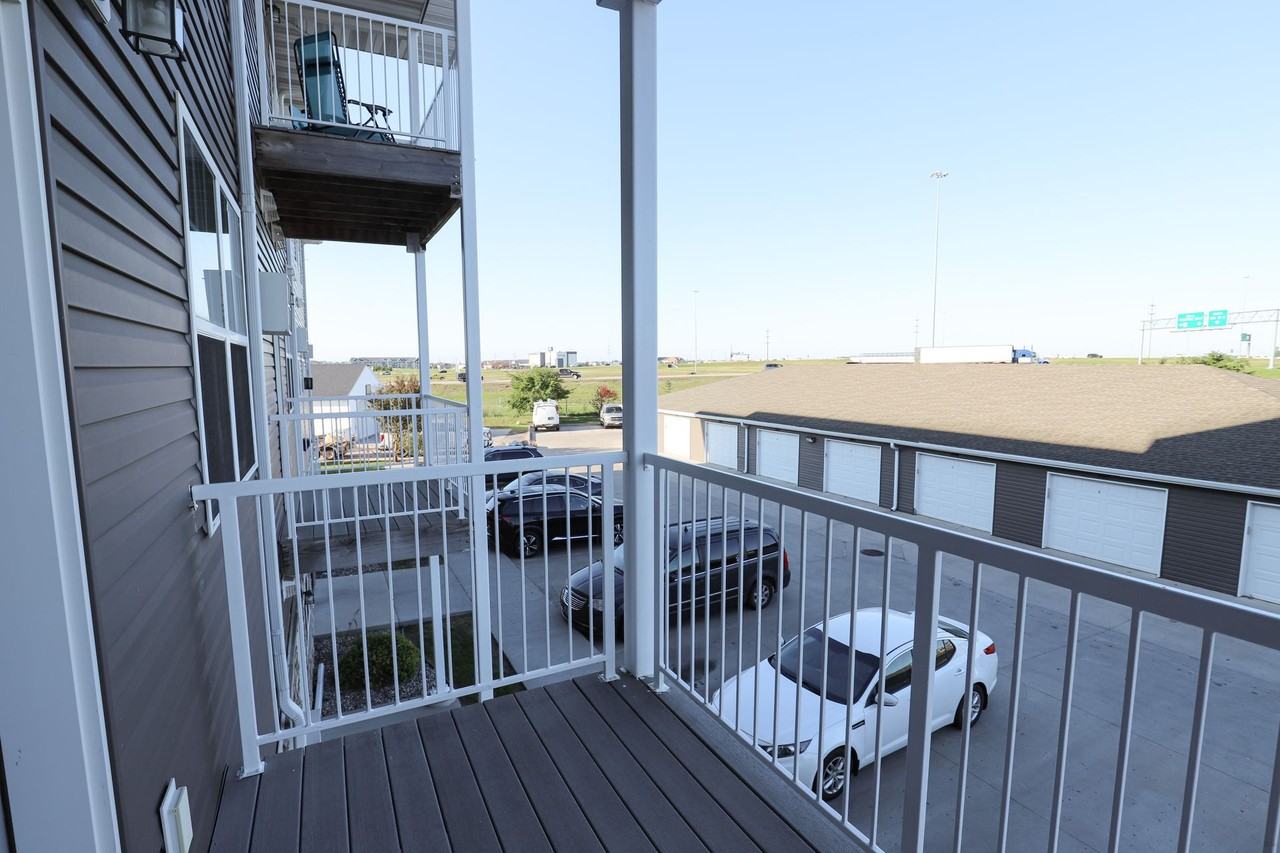 Burlington Apartments - Photo 4 of 12