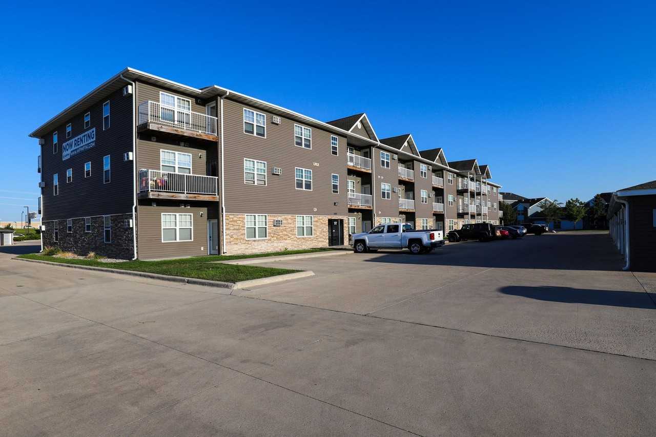 Burlington Apartments - Photo 5 of 12