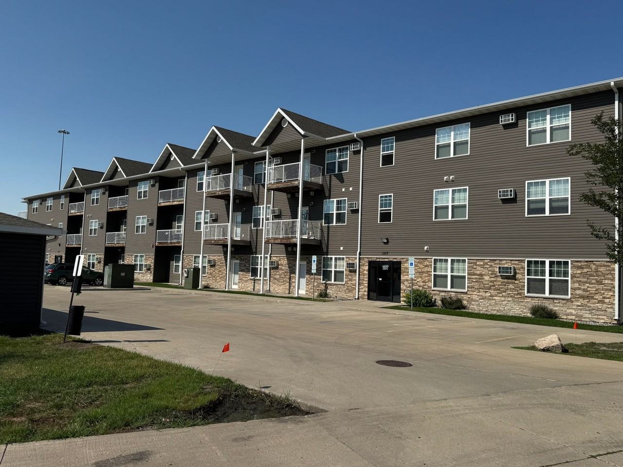 Burlington Apartments - Photo 6 of 12