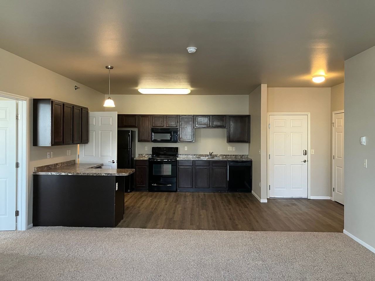 Burlington Apartments - Photo 7 of 12