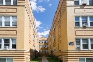 4409 N Kenneth Ave #3B - Photo 1 of 1