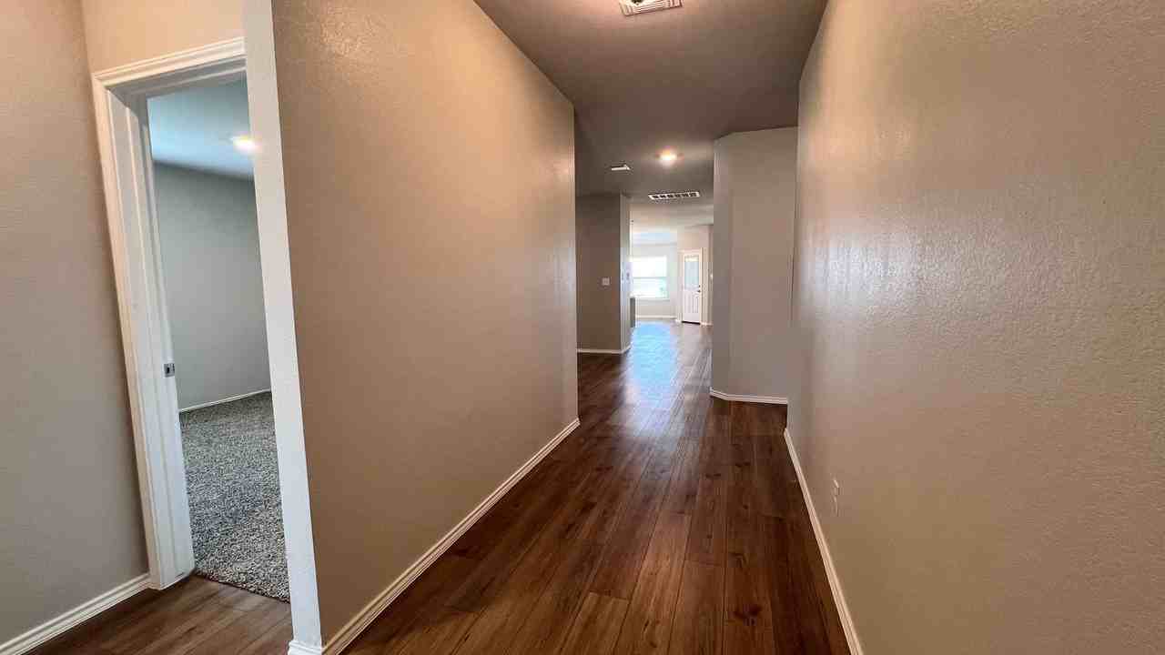 2426 Elba Dr - Photo 2 of 34