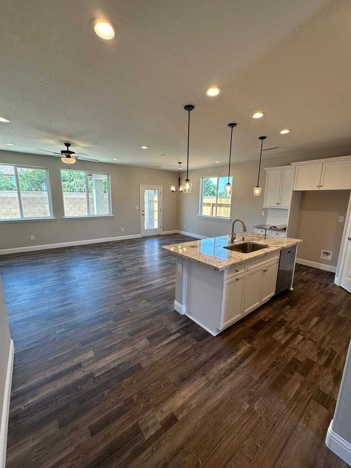 917 S Lum Ave - Photo 2 of 16