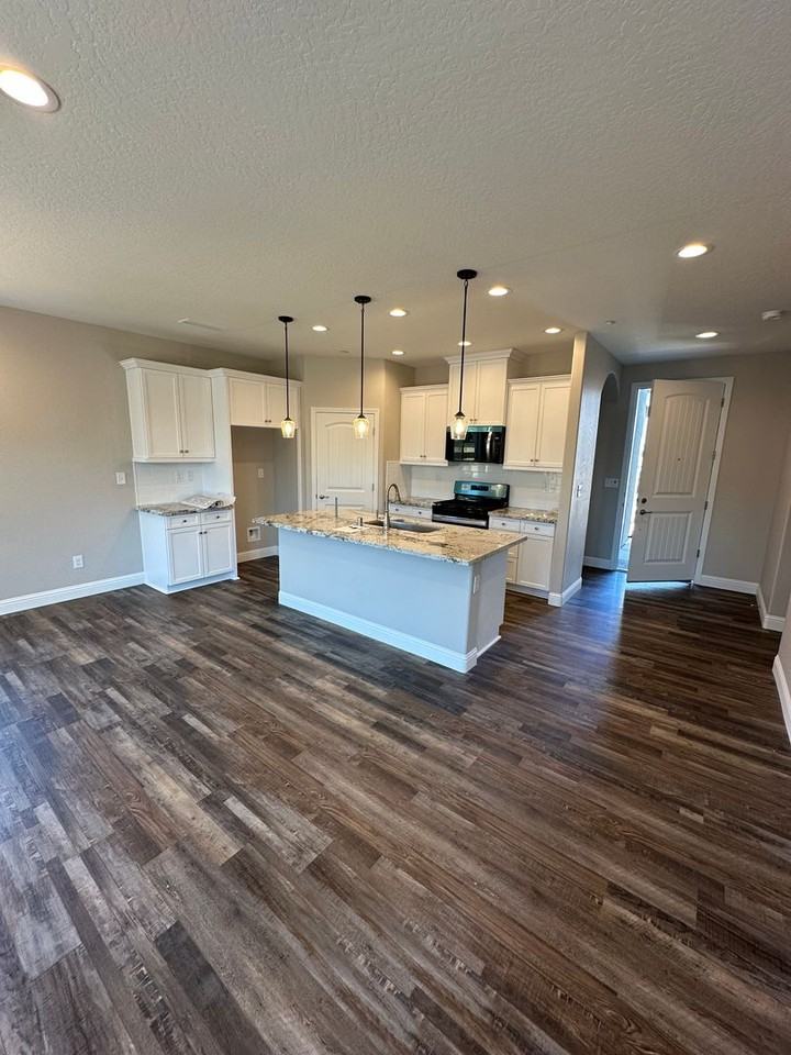 917 S Lum Ave - Photo 3 of 16