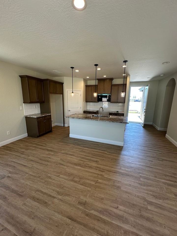 15864 W Ashli Ave - Photo 3 of 14