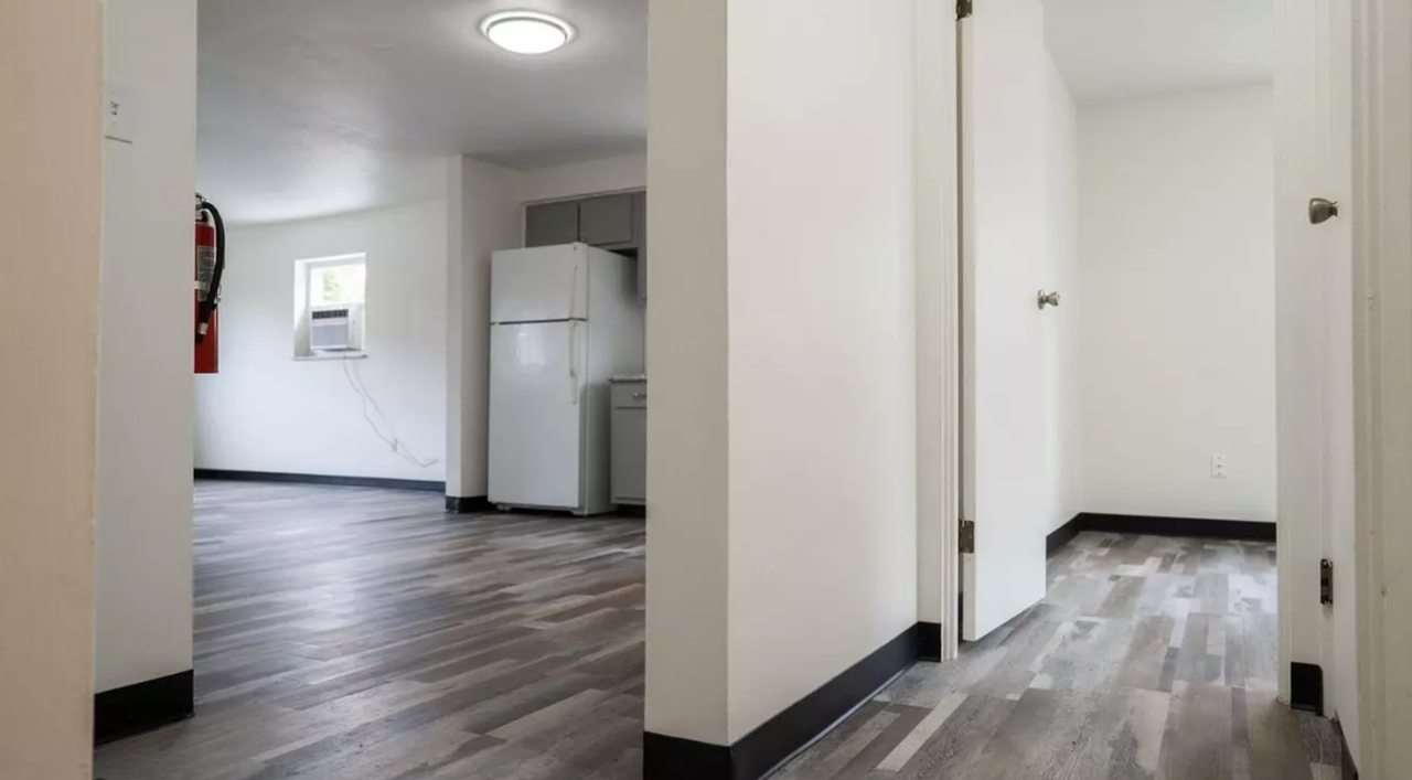 Eastwood Apartments - Photo 4 of 18