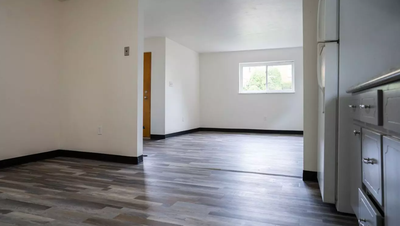 Eastwood Apartments - Photo 6 of 18