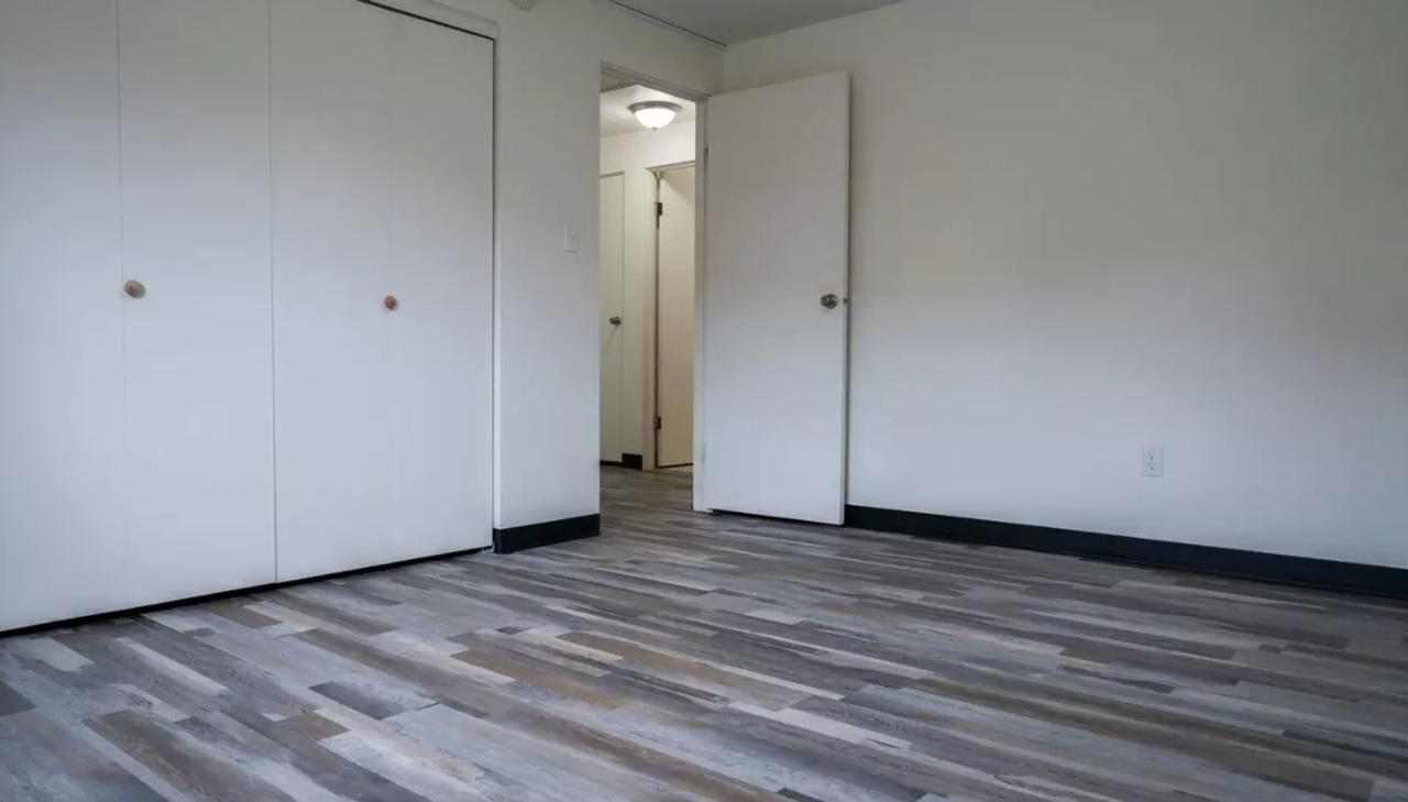 Eastwood Apartments - Photo 7 of 18