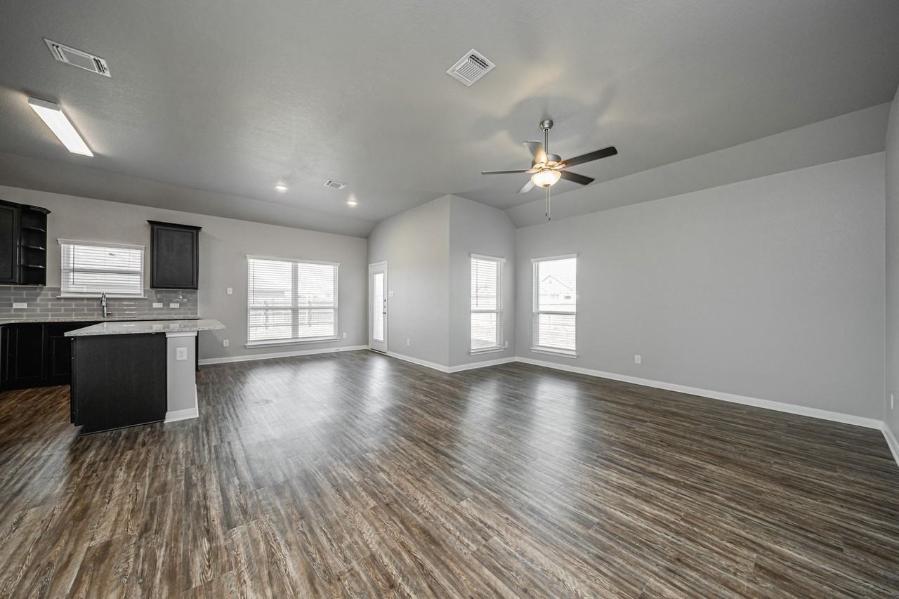 611 Hollyhock Drive - Photo 4 of 50