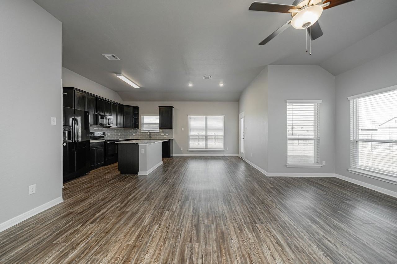 611 Hollyhock Drive - Photo 5 of 50