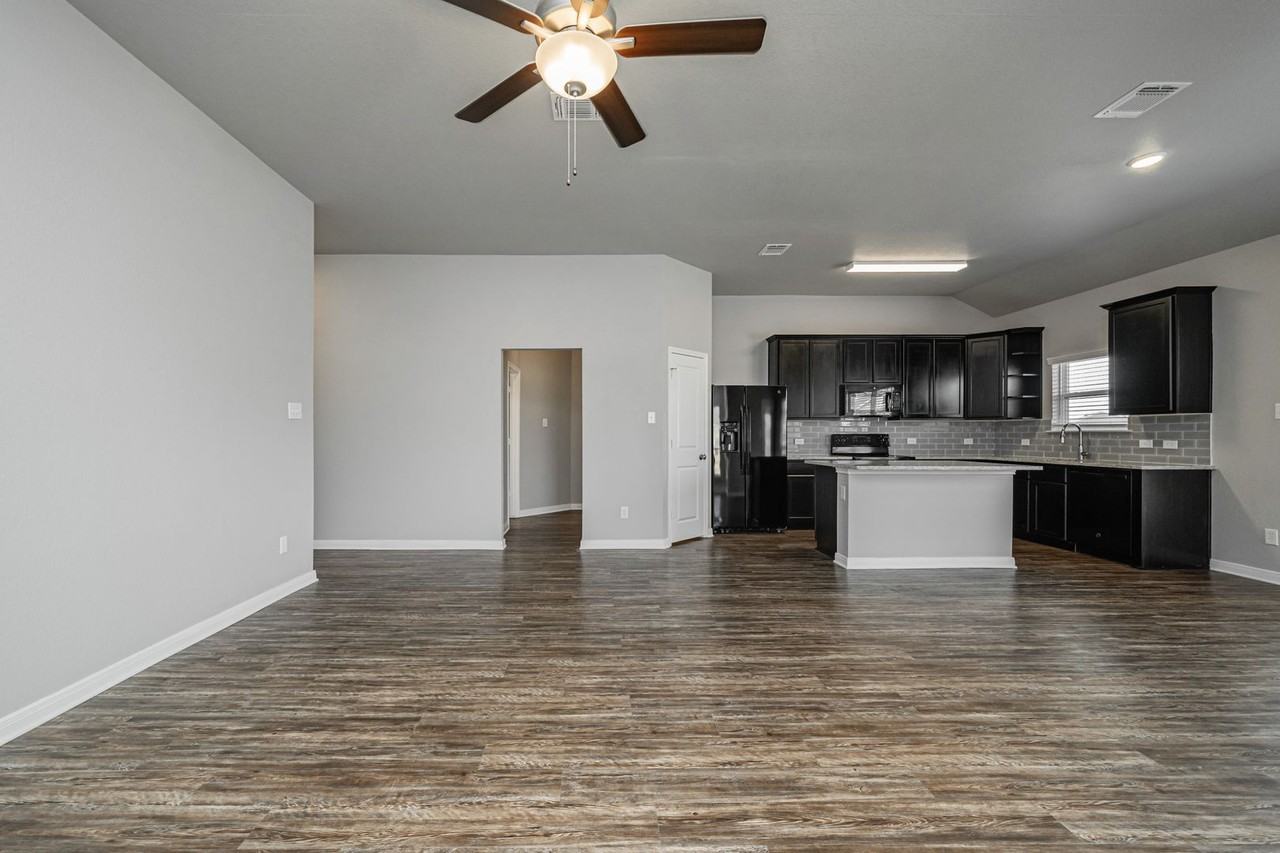 611 Hollyhock Drive - Photo 7 of 50