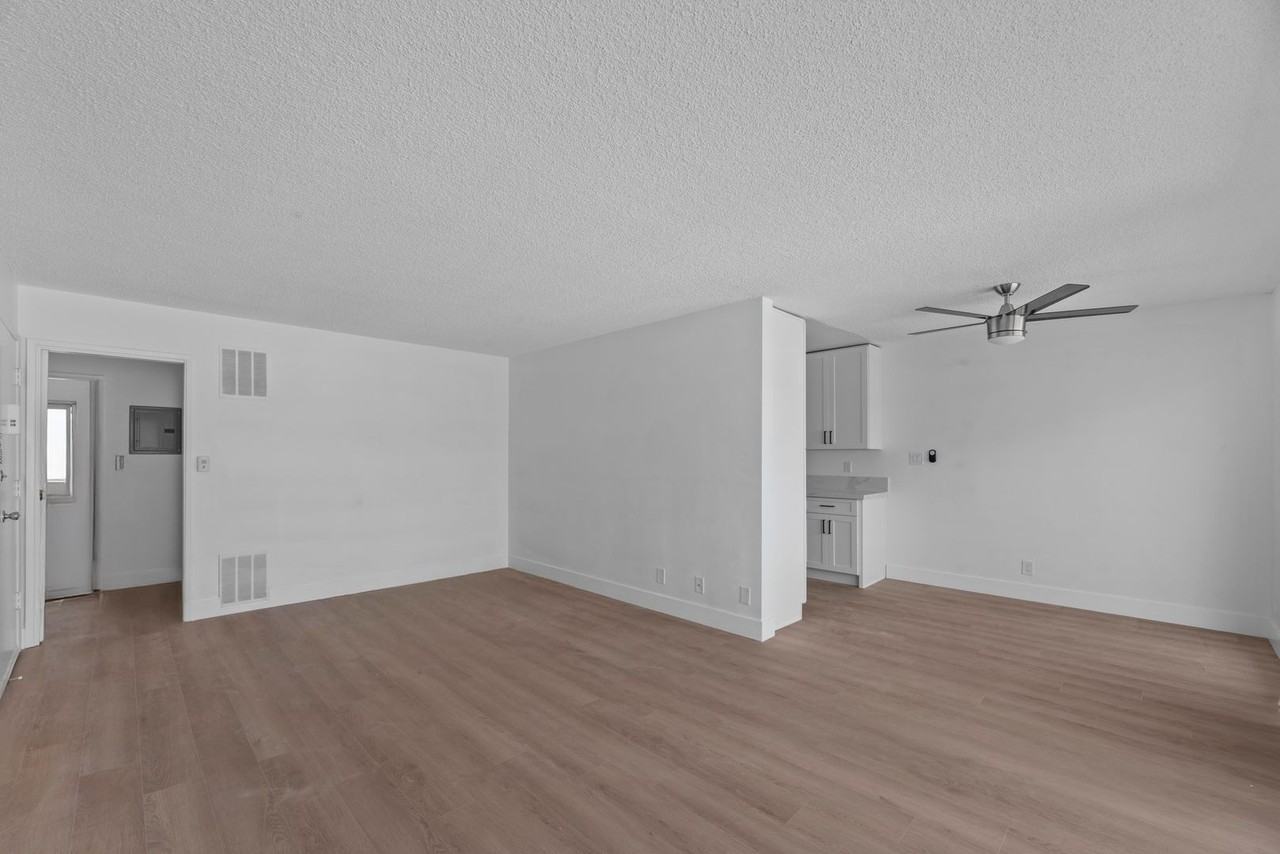 TALA Local at 1301 Havenhurst - Photo 5 of 23