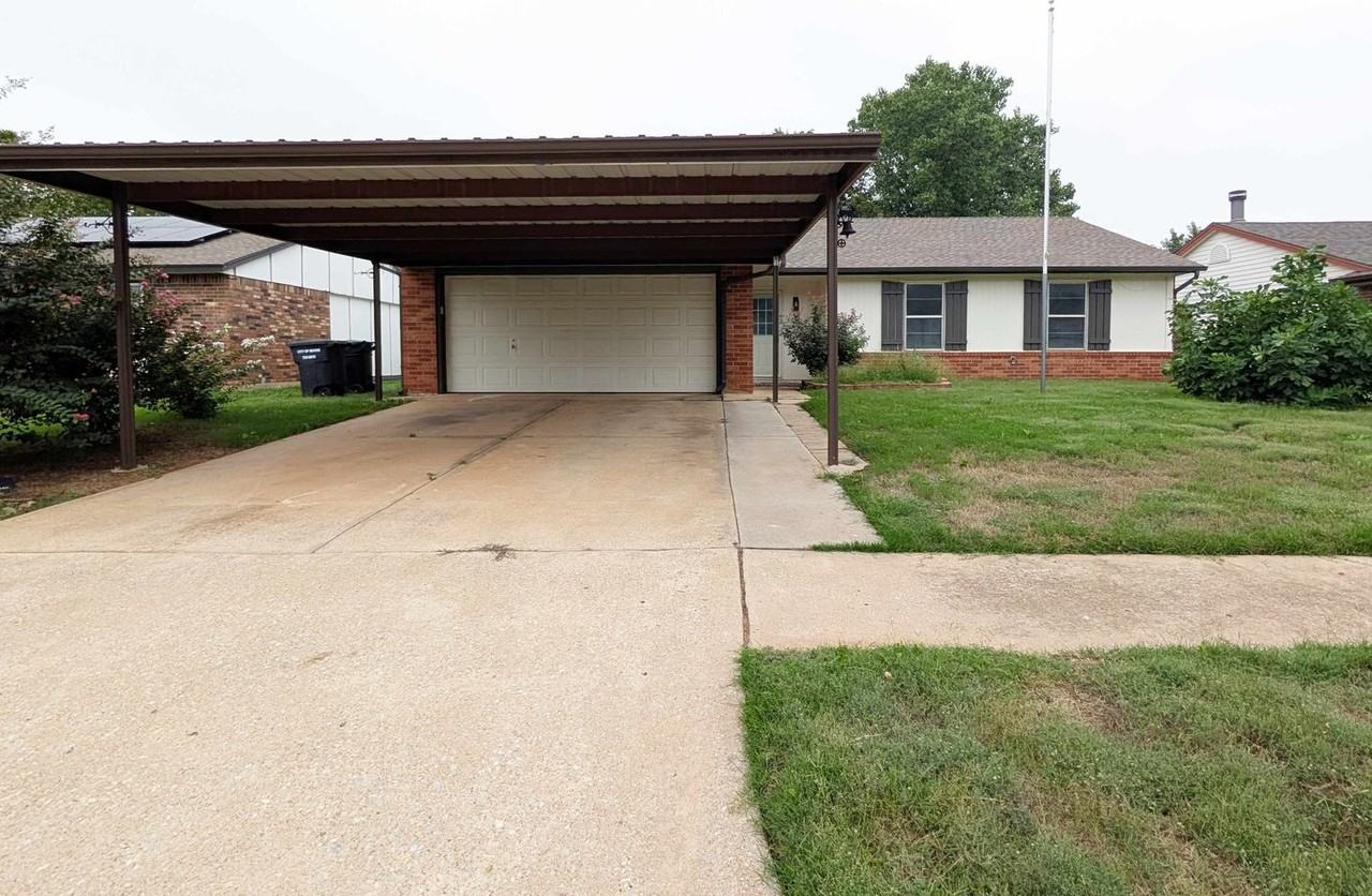 1609 Ne 4th St - Photo 2 of 19