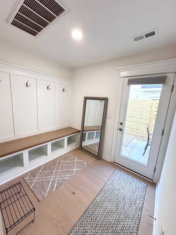 404 34th St #B - Photo 6 of 36