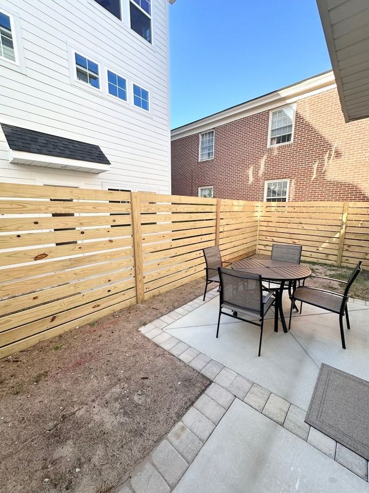 404 34th St #B - Photo 7 of 36