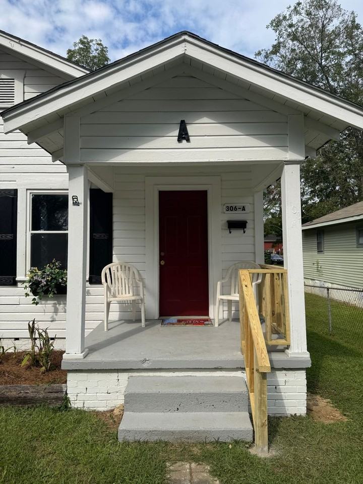 306 N 32nd St - Photo 2 of 17
