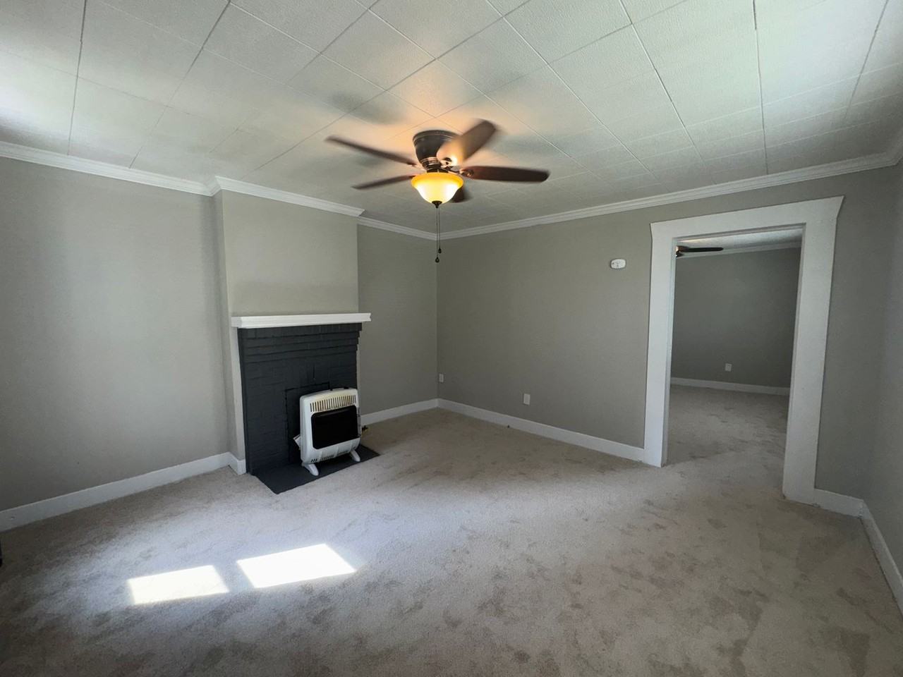 306 N 32nd St - Photo 3 of 17